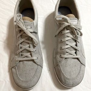 Womens gray size 10W Keds